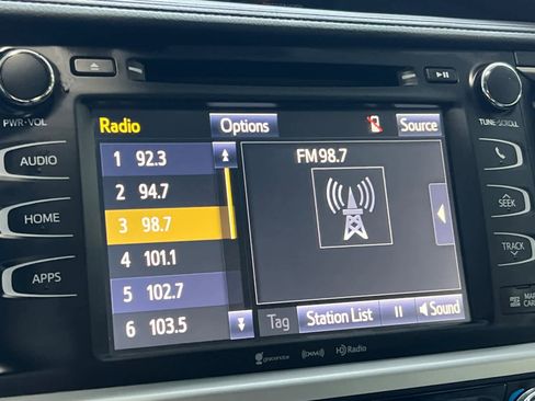 Used 2019 Toyota Highlander XLE w/ Carpet Mat Package (TMS) FWD image 20