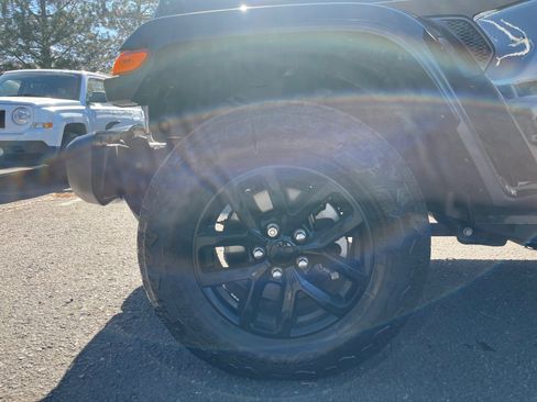 Used 2022 Jeep Gladiator Sport image 26