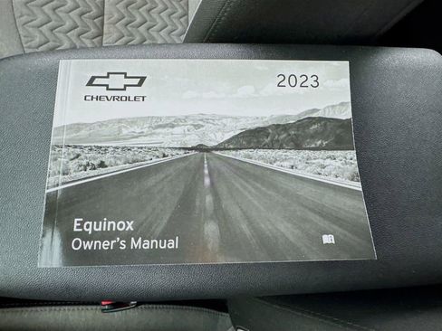 Used 2023 Chevrolet Equinox LT w/ Driver Convenience Package image 39