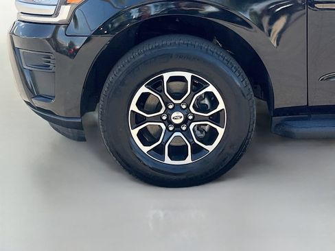 Used 2024 Ford Expedition XLT AWD/4WD image 33