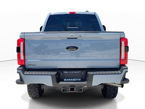 Used 2024 GMC Sierra 1500 AT4 w/ Technology Package AWD/4WD image 5