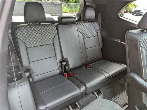 Used 2025 GMC Acadia Denali FWD image 17