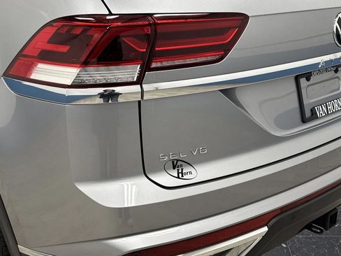 Used 2023 Volkswagen Atlas Cross Sport SEL image 33