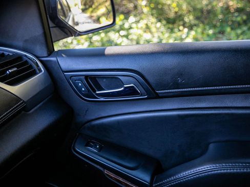 Used 2016 Chevrolet Suburban LTZ AWD/4WD image 32