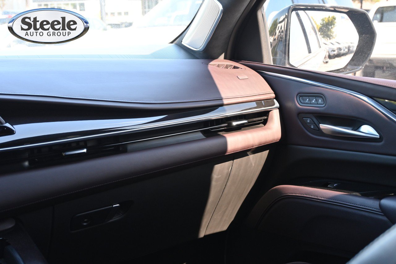Certified 2023 Cadillac Escalade ESV Sport Platinum AWD/4WD image 8