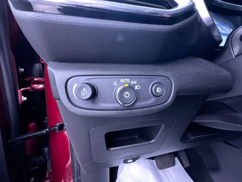 Used 2021 Chevrolet TrailBlazer LT image 16