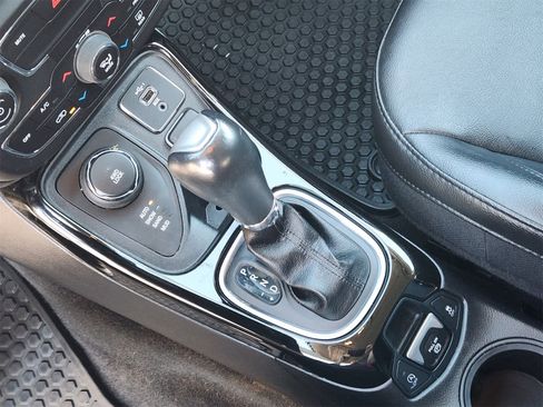 Used 2019 Jeep Compass Altitude image 19