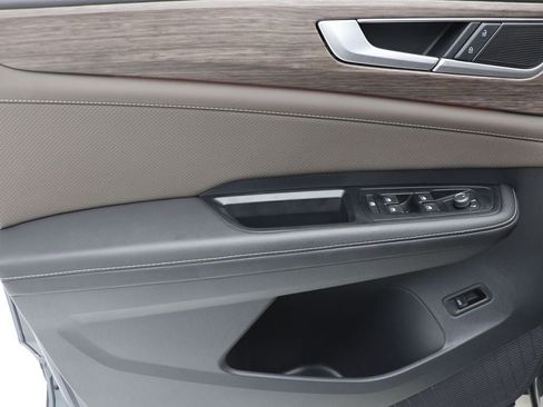 Used 2025 Volkswagen Atlas SEL image 16