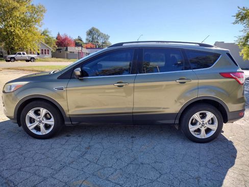 Used 2014 Ford Escape SE w/ Equipment Group 201A image 4