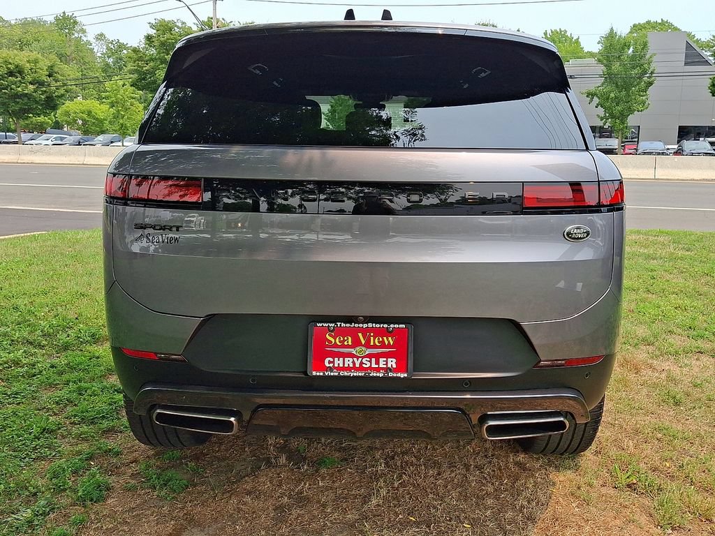 Used 2023 Land Rover Range Rover Sport SE AWD/4WD image 5