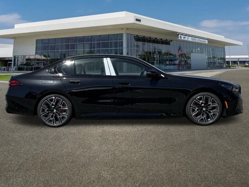 New 2026 BMW 550e xDrive image 12