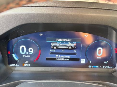 Used 2025 Ford Explorer Active w/ Active Comfort Package RWD image 16