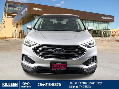 Used 2019 Ford Edge Titanium FWD image 2