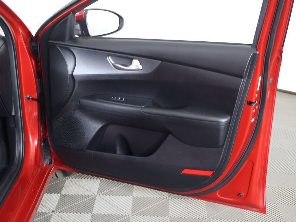 Used 2019 Kia Forte LXS FWD image 20