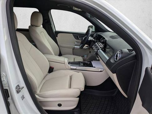 Certified 2025 Mercedes-Benz GLB 250 image 22