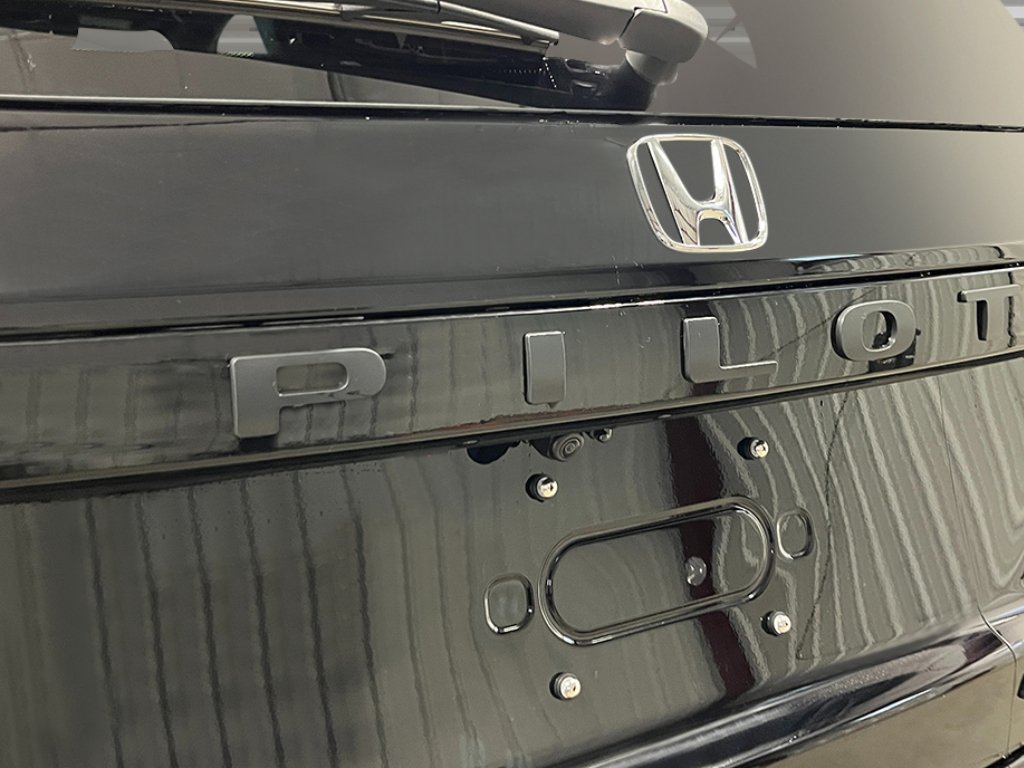 New 2026 Honda Pilot Black Edition image 8