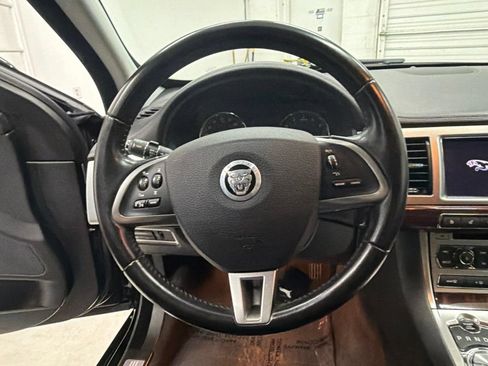 Used 2013 Jaguar XF RWD image 15