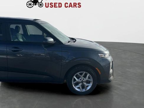 Used 2022 Kia Soul LX w/ Technology Package image 4