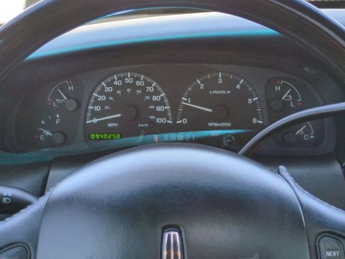 Used 2002 Lincoln Blackwood image 31