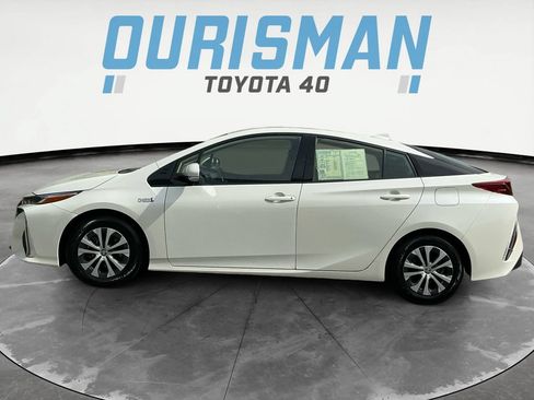 Used 2020 Toyota Prius Prime LE FWD image 4
