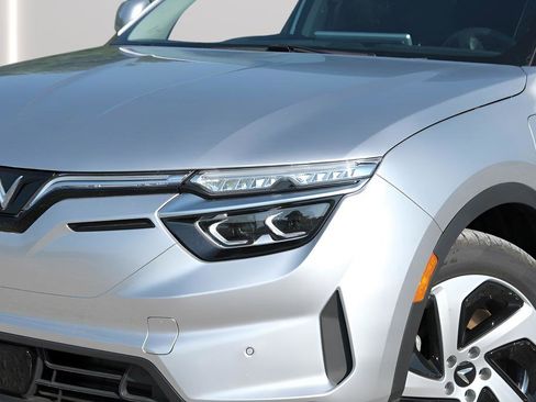 New 2025 VinFast VF 8 Eco AWD/4WD image 31