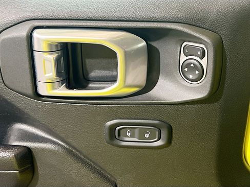 Used 2024 Jeep Wrangler Unlimited AWD/4WD image 13