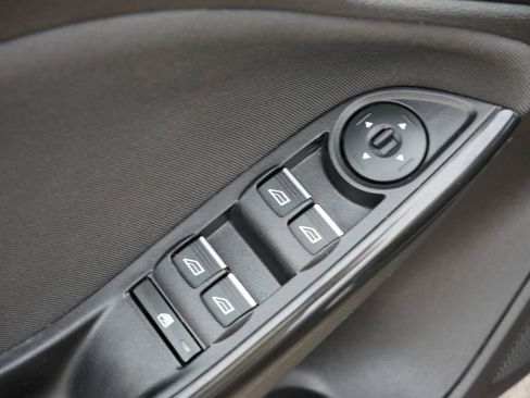 Used 2017 Ford Focus Titanium FWD image 21
