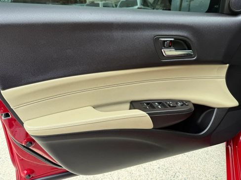 Used 2017 Acura ILX FWD image 25