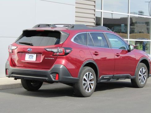 Used 2020 Subaru Outback Premium image 8