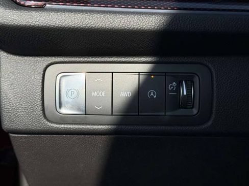 Used 2024 Chevrolet Traverse Z71 w/ Enhanced Driving Package AWD/4WD image 22