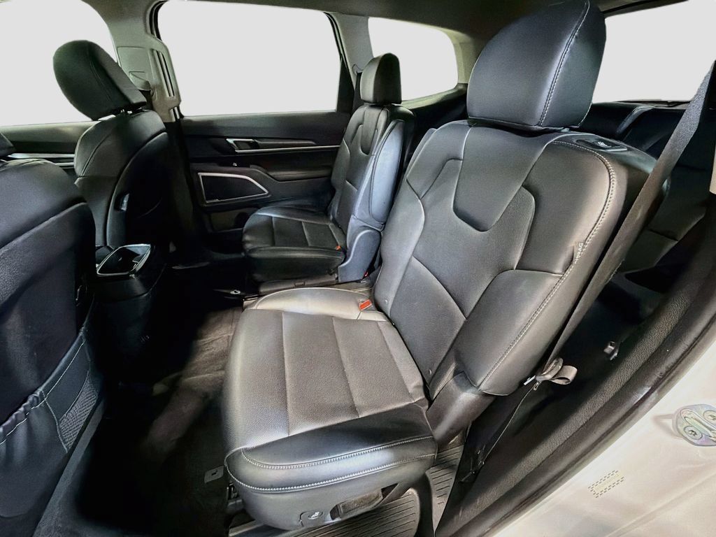 Used 2025 Kia Telluride S AWD/4WD image 25