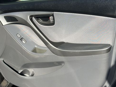 Used 2013 Hyundai Elantra GLS w/ Preferred Pkg FWD image 29