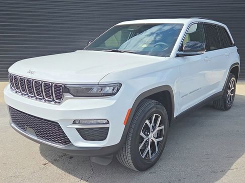 Used 2025 Jeep Grand Cherokee Limited image 1