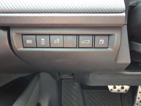 Used 2025 Toyota Camry SE FWD image 17