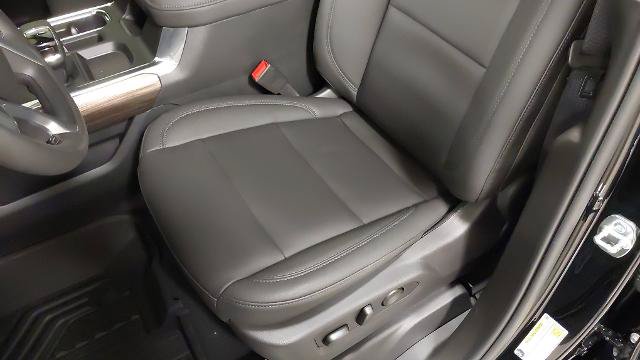 New 2026 Chevrolet Silverado 1500 RST w/ RST All Star Premium Package AWD/4WD image 23
