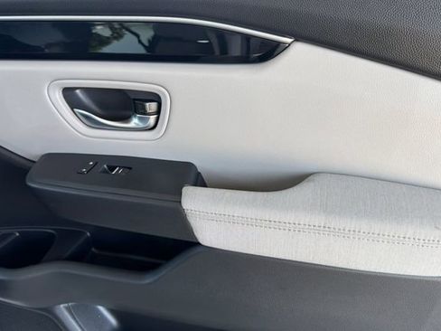 Certified 2024 Honda Pilot LX image 23