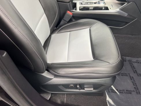 Used 2023 Ford Explorer XLT w/ Equipment Group 202A image 23