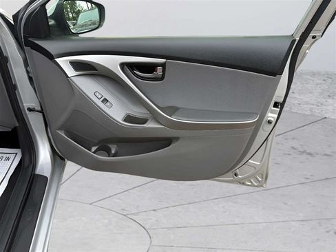 Used 2012 Hyundai Elantra Limited FWD image 19