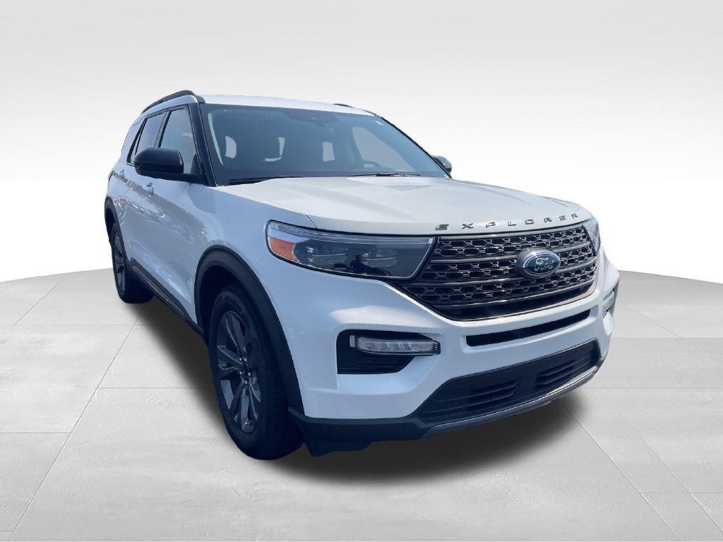 Used 2023 Ford Explorer XLT w/ Equipment Group 202A AWD/4WD image 7