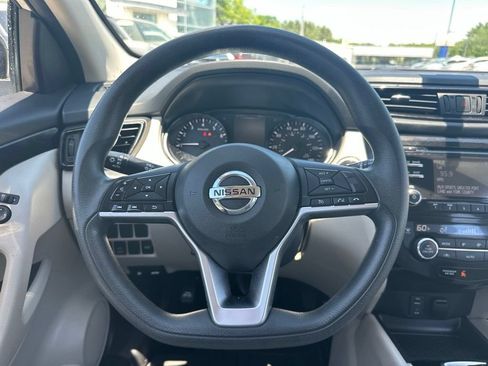 Used 2018 Nissan Rogue Sport SV AWD/4WD image 21