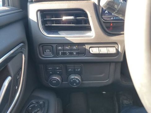 Used 2023 Chevrolet Tahoe Premier AWD/4WD image 16