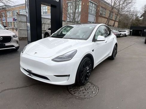 Used 2022 Tesla Model Y Performance image 4