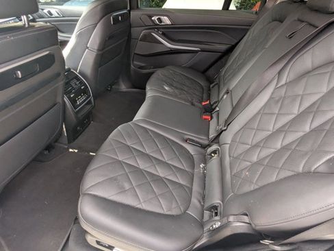 Used 2023 BMW X7 xDrive40i w/ Premium Package AWD/4WD image 17