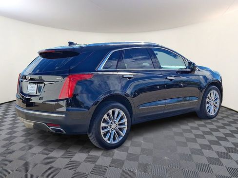 Used 2017 Cadillac XT5 Platinum w/ Driver Assist Package image 6