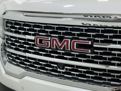 Used 2021 GMC Acadia Denali w/ Denali Technology Package image 39