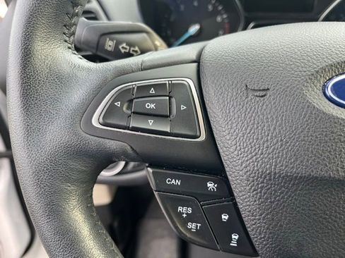 Used 2019 Ford Escape Titanium image 18