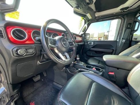 Used 2018 Jeep Wrangler Unlimited Rubicon w/ Dual Top Group AWD/4WD image 10