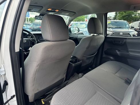 Used 2020 Toyota Tacoma SR AWD/4WD image 35