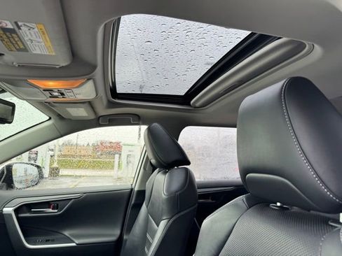 Used 2019 Toyota RAV4 Limited w/ Cold Weather Package image 10