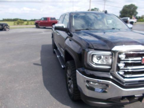 Used 2017 GMC Sierra 1500 SLT w/ SLT Premium Package AWD/4WD image 10